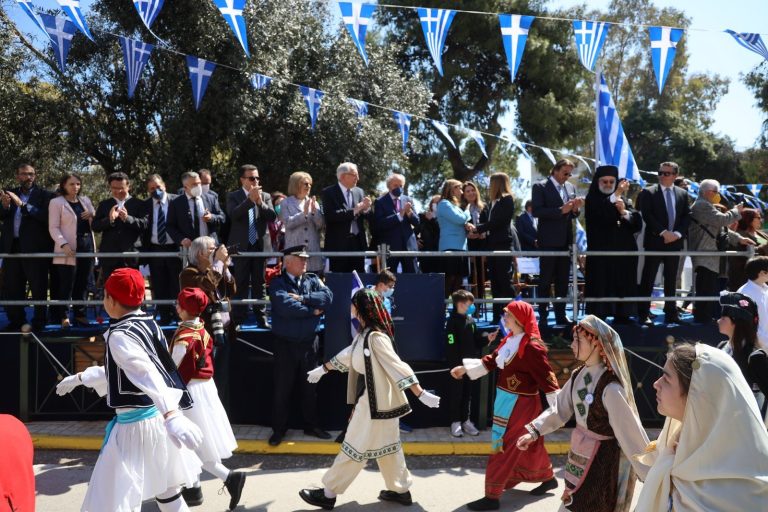 Με κάθε μεγαλοπρέπεια γιόρτασε το Μαρούσι, την Εθνική Επέτειο της 25ης Μαρτίου 1821 και τον Ευαγγελισμό της Θεοτόκου, παρουσία του Δημάρχου Θεόδωρου Αμπατζόγλου – Δήμος Αμαρουσίου