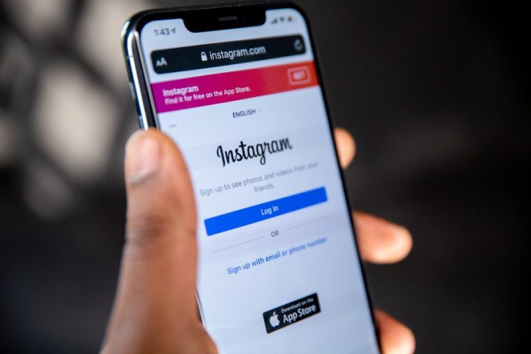 Αναφορές χρηστών για προβλήματα σε Messenger και Instagram