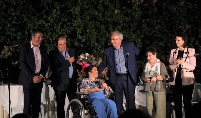 Παρουσία του Δημάρχου Αμαρουσίου Θ. Αμπατζόγλου η ξεχωριστή εκδήλωση με τίτλο «Παιδιά με Αναπηρία, Μητέρες με Δύναμη» – Δήμος Αμαρουσίου