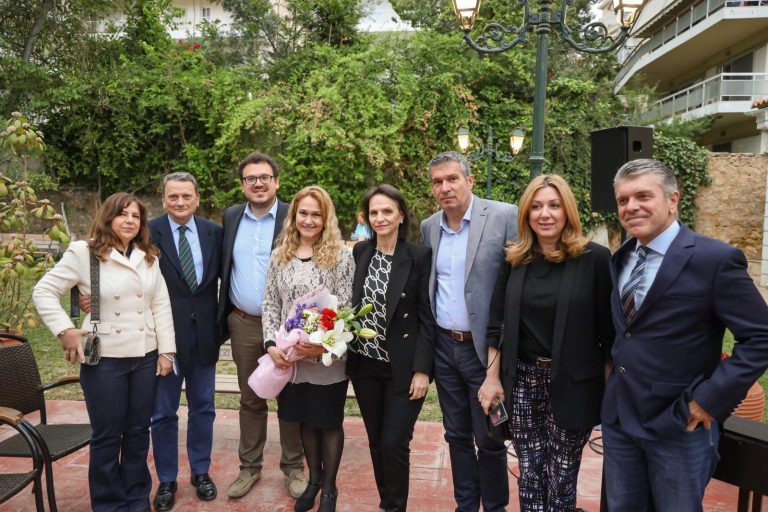 Στην εκδήλωση των «Αθμονέων» για την Ημέρα της Μητέρας στη Βορέειο Βιβλιοθήκη εκπροσωπήθηκε ο Δήμος Αμαρουσίου – Δήμος Αμαρουσίου