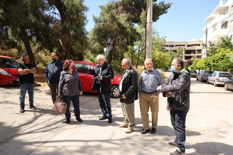 Επίσκεψη του Δημάρχου Αμαρουσίου Θεόδωρου Αμπατζόγλου στην περιοχή της Αγίας Φιλοθέης – Δήμος Αμαρουσίου