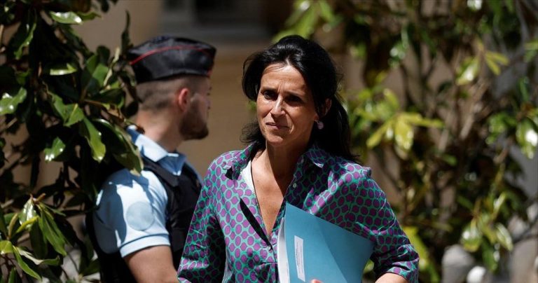 Έρευνα κατά της υφυπουργού Χρυσούλας Ζαχαροπούλου έπειτα από δύο μηνύσεις για βιασμό