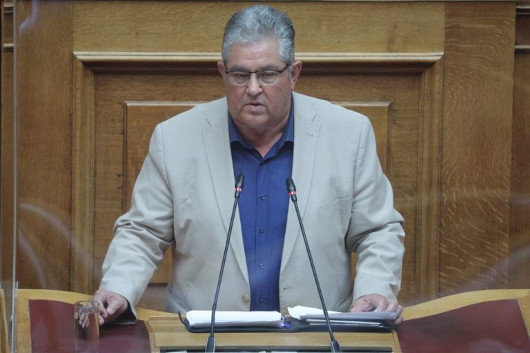 ΚΚΕ για παραιτήσεις: «Αναλαμβάνουν το ρόλο της “Ιφιγένειας” για να κρυφτούν οι βασικές πολιτικές ευθύνες»