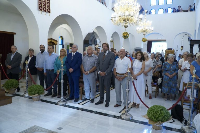 Ο Δήμαρχος Αμαρουσίου Θεόδωρος Αμπατζόγλου στην τελετή εγκαινίων του Ιερού Ναού Αγίου Θωμά Αμαρουσίου – Δήμος Αμαρουσίου
