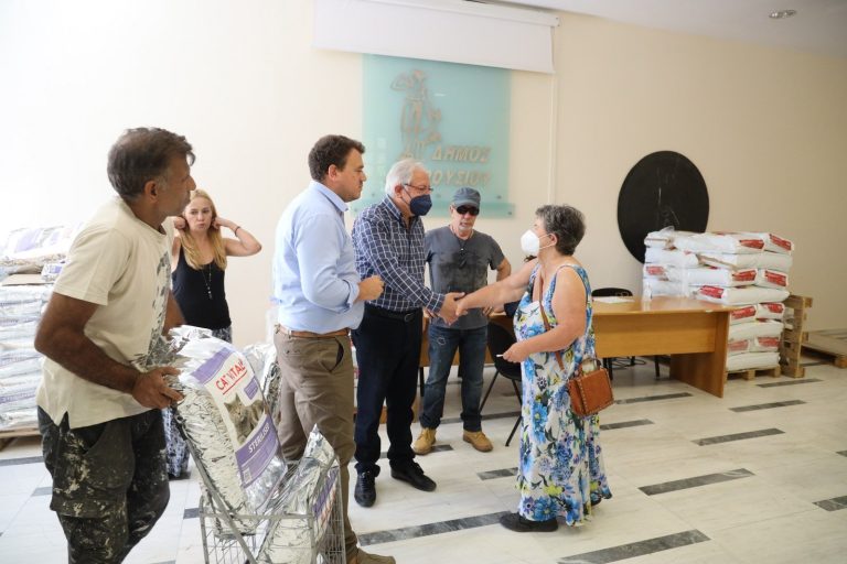 Με επιτυχία διεξήχθη η δράση δωρεάν διανομής ζωοτροφών από το Δήμο Αμαρουσίου για τα αδέσποτα ζώα της πόλης – Δήμος Αμαρουσίου