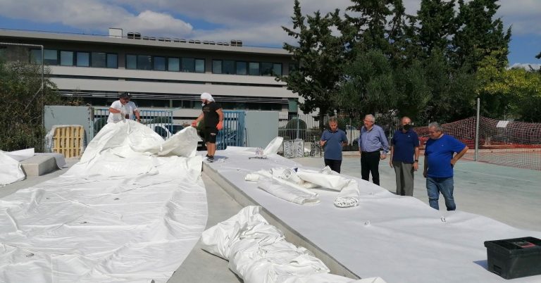 Νεότερη αυτοψία του Δημάρχου Αμαρουσίου Θεόδωρου Αμπατζόγλου στο έργο κατασκευής κλειστού γηπέδου μπάσκετ – τύπου λυόμενου στεγάστρου – στο 4ο Γενικό Λύκειο Αμαρουσίου «Ζεκάκειο» – Δήμος Αμαρουσίου