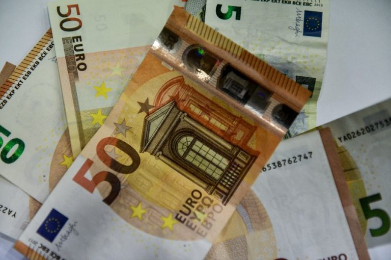 Προ των πυλών νέα μέτρα ανακούφισης – Επιταγή ακρίβειας, διπλό ΚΕΑ και αυξήσεις στις συντάξεις