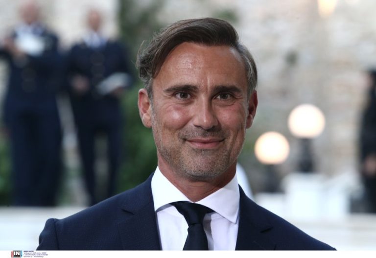 «Πυρ και μανία» ο Καπουτζίδης με τα σενάρια να κατέβει στις εκλογές (εικόνες)