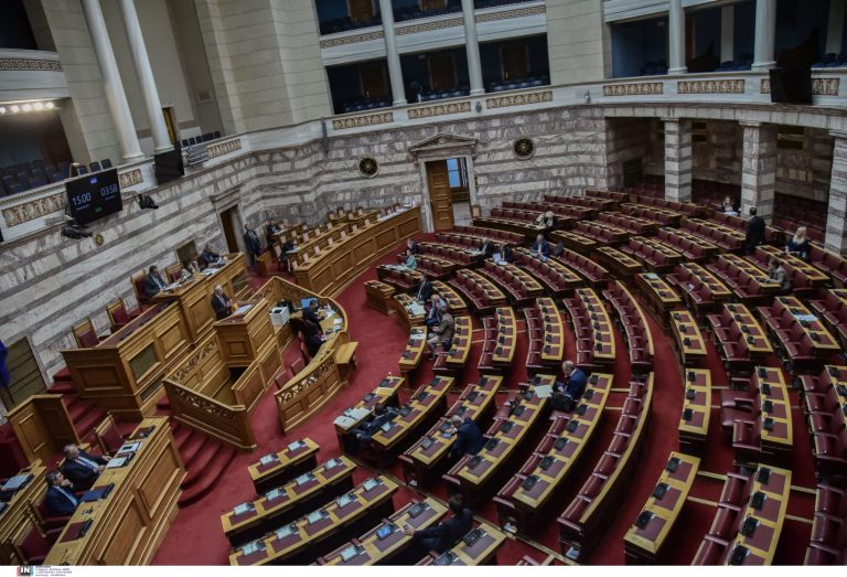 Ψηφίστηκε το ασφαλιστικό νομοσχέδιο του υπουργείου Εργασίας