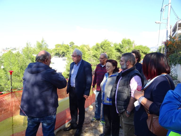 Αυτοψία του Δημάρχου Αμαρουσίου Θεόδωρου Αμπατζόγλου στο έργο αποκατάστασης του πρανούς επί της οδού Ερεσσού (Ν. Λέσβο) λόγω διάβρωσης και κατολισθήσεων – Δήμος Αμαρουσίου