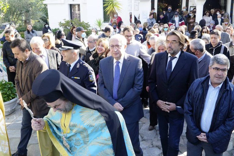Παρουσία του Δημάρχου Αμαρουσίου Θεόδωρου Αμπατζόγλου ο εορτασμός του Αγίου Νικολάου στον ομώνυμο Ενοριακό Ιερό Ναό – Δήμος Αμαρουσίου