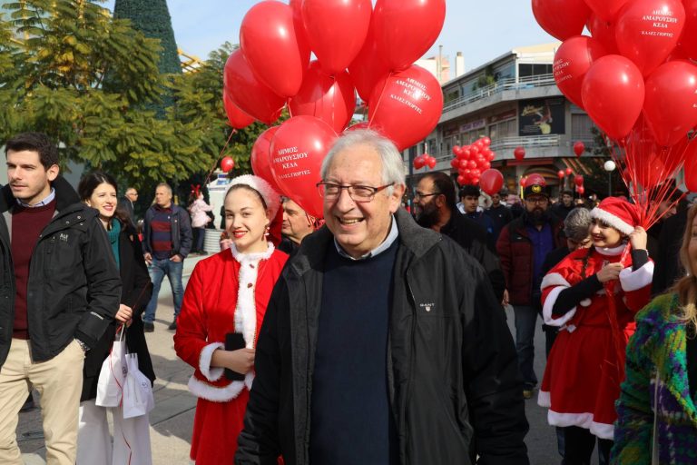 Επίσκεψη του Δημάρχου Αμαρουσίου Θεόδωρου Αμπατζόγλου στο Εμπορικό Κέντρο της πόλης, την παραμονή των Χριστουγέννων – Δήμος Αμαρουσίου