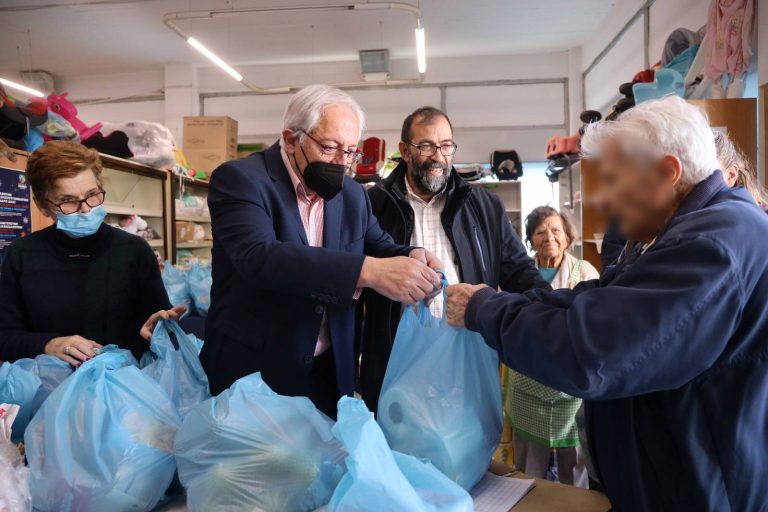 Ευχαριστίες του Δημάρχου Αμαρουσίου Θεόδωρου Αμπατζόγλου στους χορηγούς που στηρίζουν το Κοινωνικό Παντοπωλείο της πόλης – Δήμος Αμαρουσίου