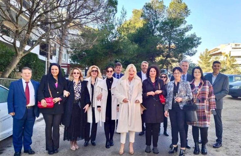 Στον αγιασμό των υδάτων στον Ι.Ν. Αγίου Παντελεήλονος Πεύκης, η υποψήφια Δήμαρχος Λυκόβρυσης – Πεύκης Μαρίνα Πατούλη Σταυράκη
