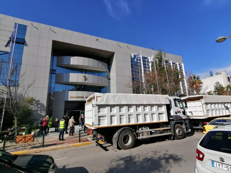 10 φορτηγά (20 τόνων έκαστο) με πολύτιμα αγαθά, η ανθρωπιστική βοήθεια που στέλνουν οι Μαρουσιώτες στους σεισμόπληκτους της Τουρκίας και της Συρίας – Δήμος Αμαρουσίου