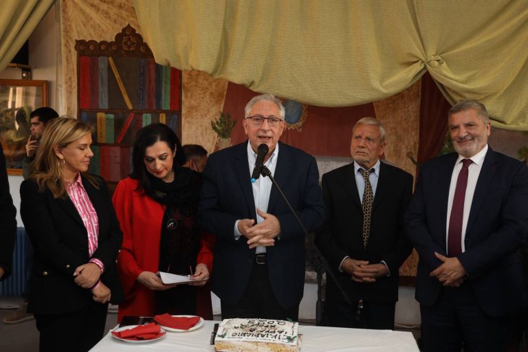 Στην κοπή πρωτοχρονιάτικης πίτας του Σικιαριδείου Ιδρύματος παραβρέθηκε ο Δήμαρχος Αμαρουσίου Θεόδωρος Αμπατζόγλου – Δήμος Αμαρουσίου