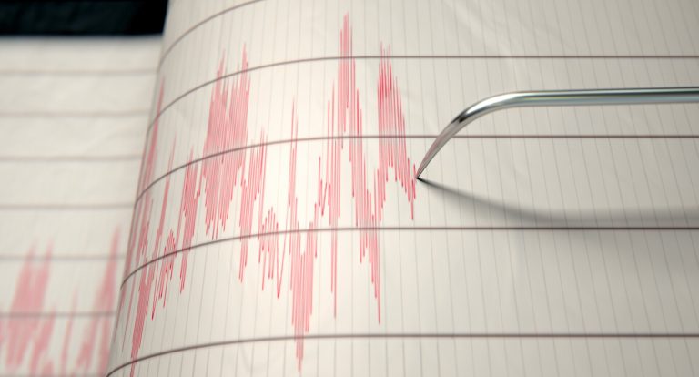 Σεισμός 7,4 ριχτερ στην Τουρκία – Δεκάδες νεκροί