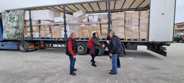 Παραδόθηκαν στο Αϊβαλί 500 κιβώτια ανθρωπιστικής βοήθειας για τους σεισμόπληκτους της Τουρκίας – Δήμος Χαλανδρίου