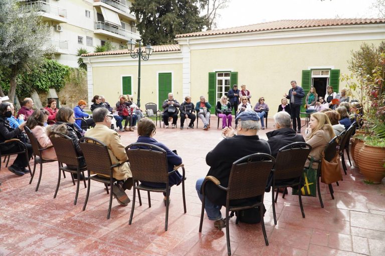 Με μεγάλη η συμμετοχή κόσμου η Πολιτιστική Διαδρομή «Περιήγηση στην Αρχιτεκτονική Κληρονομιά του Αμαρουσίου» – Δήμος Αμαρουσίου