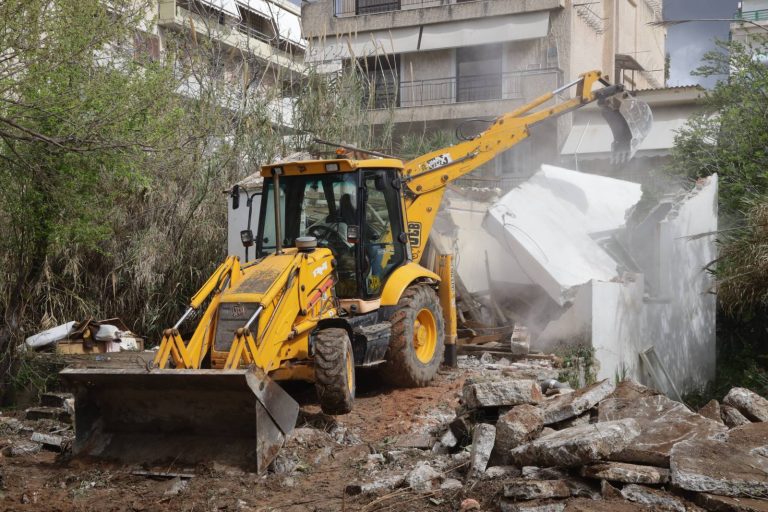 Κατεδάφιση αυθαιρέτου στην οριογραμμή του Ρέματος Σαπφούς από τον Δήμο Αμαρουσίου – Δήμος Αμαρουσίου
