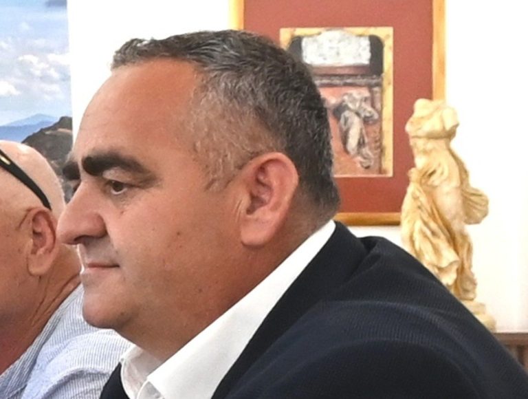 Χειμάρρα: Πρώτη συνεδρίαση δημοτικού συμβουλίου, χωρίς τον δήμαρχο Φ. Μπελέρη