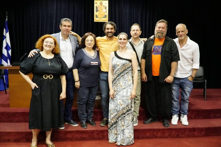 Με μεγάλη επιτυχία πραγματοποιήθηκε η παρουσίαση της Ποιητικής Συλλογής «Αγνές Προθέσεις» του Στέφανου Κακαβούλη στο Δημαρχείο Αμαρουσίου – Δήμος Αμαρουσίου
