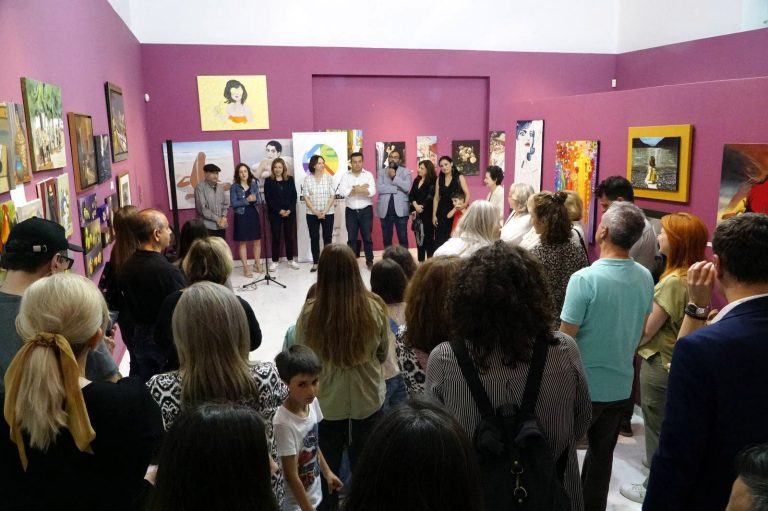 Με τα εγκαίνια της Γ’ Έκθεσης – Τμημάτων Ζωγραφικής Ενηλίκων, Παιδικής & Εφηβικής Ζωγραφικής συνεχίζονται οι καλλιτεχνικές εκδηλώσεις του Δήμου Αμαρουσίου – Δήμος Αμαρουσίου