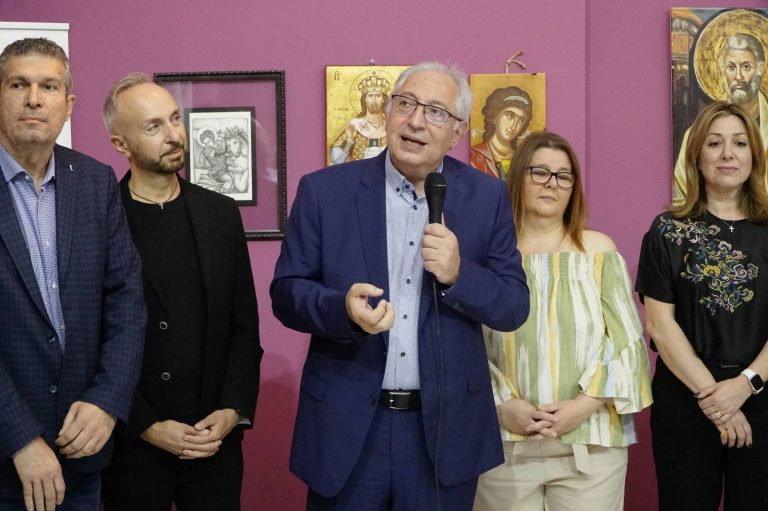 Στα εγκαίνια της Έκθεσης Τμημάτων Αγιογραφίας-Ψηφιδωτού του Δήμου Αμαρουσίου παρευρέθηκε ο Δήμαρχος Θεόδωρος Αμπατζόγλου – Δήμος Αμαρουσίου