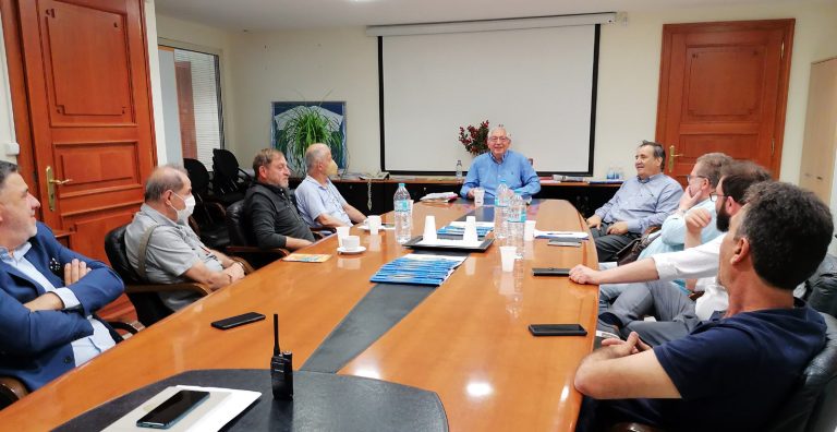 Συνάντηση του Δημάρχου Αμαρουσίου Θ. Αμπατζόγλου με τον Εξωραϊστικό Σύλλογο Ηπειρωτών Αμαρουσίου «Ο Άγιος Γεώργιος» για τις εξελίξεις στην επέκταση του σχεδίου στην περιοχή Ηπειρώτικα-Καρπάθικα – Δήμος Αμαρουσίου