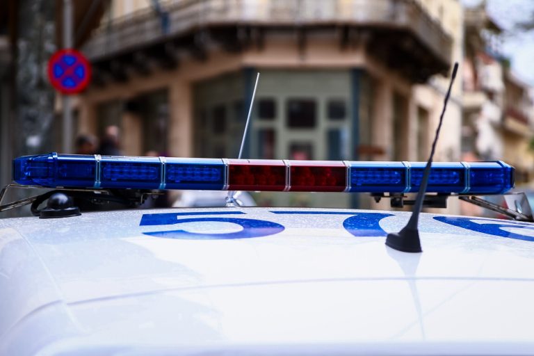 Ζάκυνθος: Ελεύθερος χωρίς περιοριστικούς όρους ο 75χρονος που έσερνε σκυλί με ΙΧ