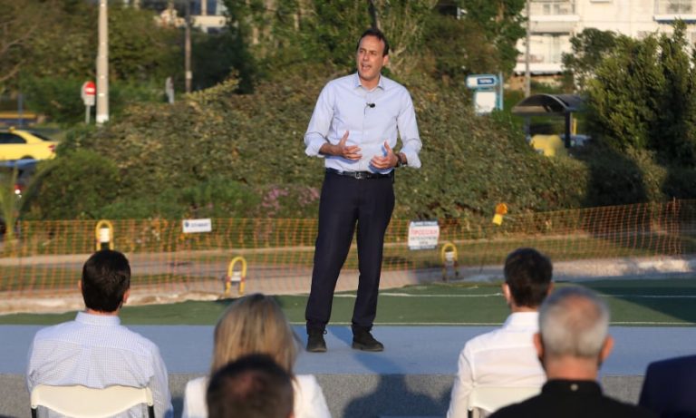 Τέλος στα σενάρια για την Περιφέρεια Αττικής: Υποψήφιος στον Δήμο Γλυφάδας ο Γιώργος Παπανικολάου