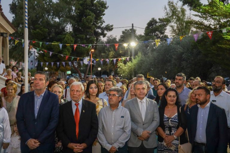 Στον πανηγυρικό εσπερινό και την περιφορά της Ιερής Εικόνας του Κοσμά του Αιτωλού εκπροσωπήθηκε η Διοίκηση του Δήμου Αμαρουσίου ανήμερα της εορτής – Δήμος Αμαρουσίου