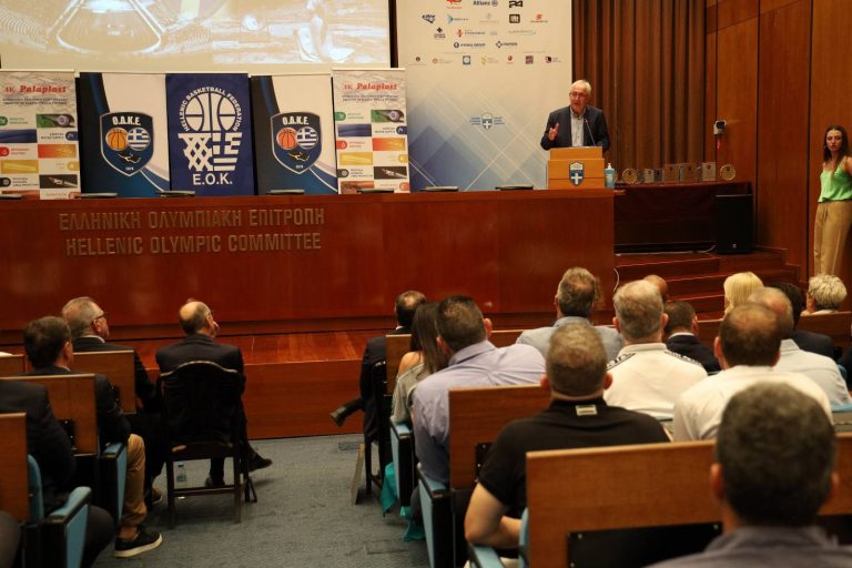 Τιμητική βράβευση για τον Δήμαρχο Αμαρουσίου Θεόδωρο Αμπατζόγλου από την Ομοσπονδία Διαιτητών Καλαθοσφαίρισης Ελλάδας – Δήμος Αμαρουσίου
