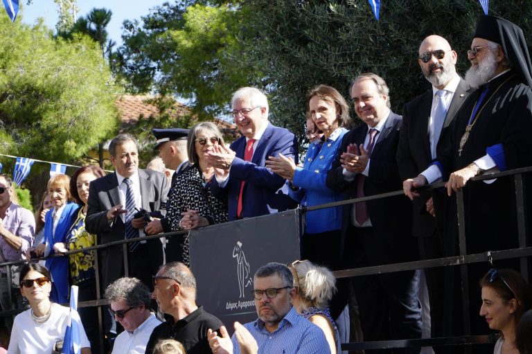 Με λαμπρότητα και κάθε επισημότητα το Μαρούσι γιόρτασε την Εθνική Επέτειο της 28η Οκτωβρίου τιμώντας τους ήρωες του Έπους του ’40 – Δήμος Αμαρουσίου