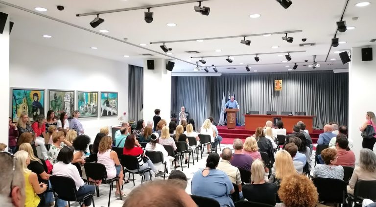 Συνάντηση του Δημάρχου Αμαρουσίου Θ. Αμπατζόγλου και νικητή των εκλογών για την επόμενη Δημαρχιακή θητεία με τους εργαζόμενους του Δήμου – Δήμος Αμαρουσίου