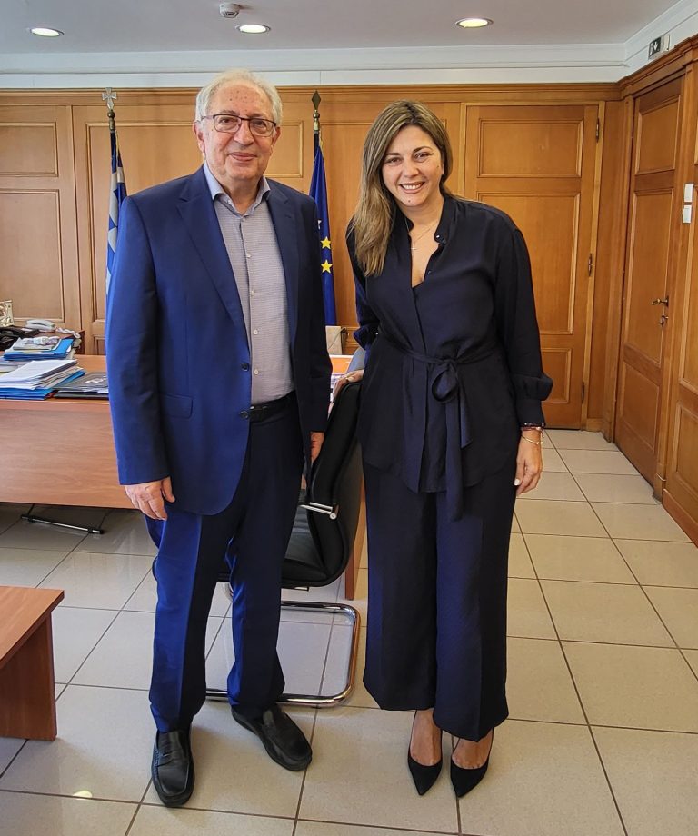 Συνάντηση του Δημάρχου Αμαρουσίου Θ. Αμπατζόγλου με την Υπουργό Κοινωνικής Συνοχής & Οικογένειας Σ. Ζαχαράκη – Δήμος Αμαρουσίου