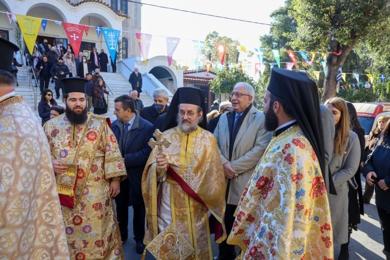 Στον εορτασμό της Υπαπαντής του Κυρίου στον ομώνυμο Ιερό Ναό Αγίας Φιλοθέης Αμαρουσίου συμμετείχε ο Δήμαρχος Αμαρουσίου Θ. Αμπατζόγλου και πλήθος πιστών – Δήμος Αμαρουσίου