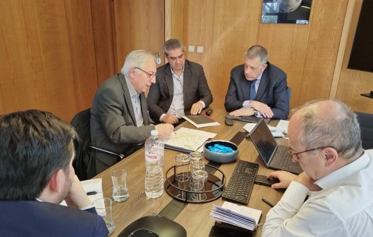 Συνάντηση του Δημάρχου Αμαρουσίου Θεόδωρου Αμπατζόγλου και των Δημάρχων – Εκπροσώπων τριών όμορων Δήμων με τον Υφυπουργό Υποδομών Νίκο Ταχιάο για την επέκταση της Λεωφόρου Κύμης – Δήμος Αμαρουσίου