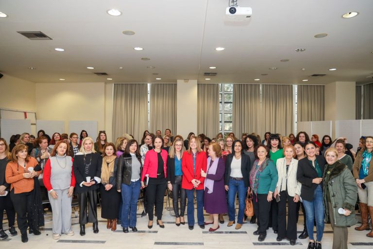 Η Δημοτική Επιτροπή Ισότητας τίμησε τη γυναίκα εργαζόμενη στο Δήμο Αμαρουσίου, με την ευκαιρία της Παγκόσμιας Ημέρας της Γυναίκας – Δήμος Αμαρουσίου