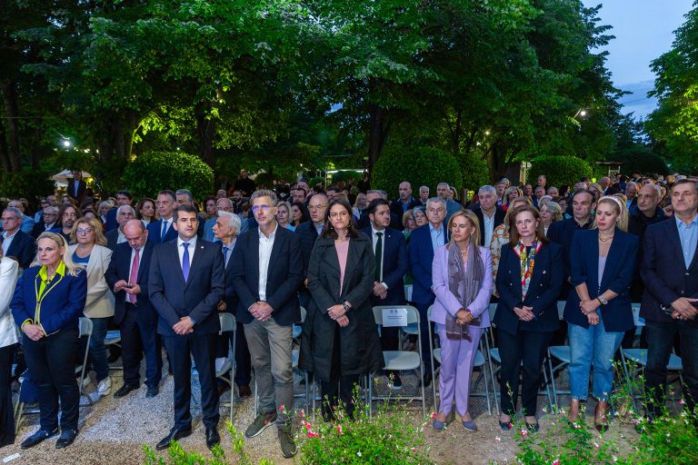 Η Δήμαρχος Νατάσσα Κοσμοπούλου στα εγκαίνια της 70ης Ανθοκομικής Έκθεσης Κηφισιάς