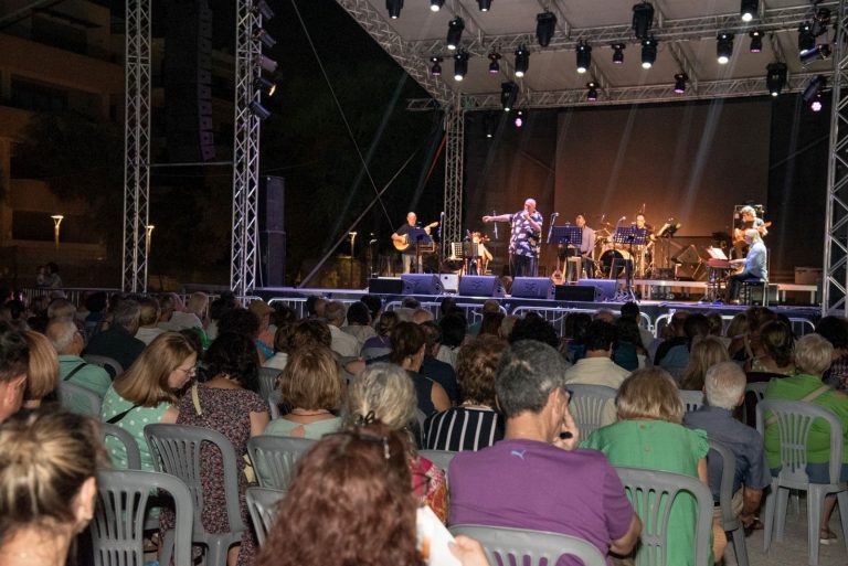 Μια υπέροχη μουσική πανδαισία από σπουδαίους καλλιτέχνες του ελληνικού πενταγράμμου απόλαυσαν οι θεατές στο Φεστιβάλ του Δήμου Αμαρουσίου – Δήμος Αμαρουσίου
