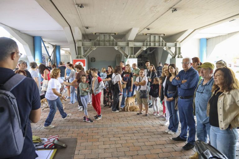 Με τη δυναμική συμμετοχή Μαρουσιωτών και παρουσία του Δημάρχου Θ. Αμπατζόγλου η «Ημέρα Υιοθεσίας Αδέσποτων Ζώων» – Δήμος Αμαρουσίου