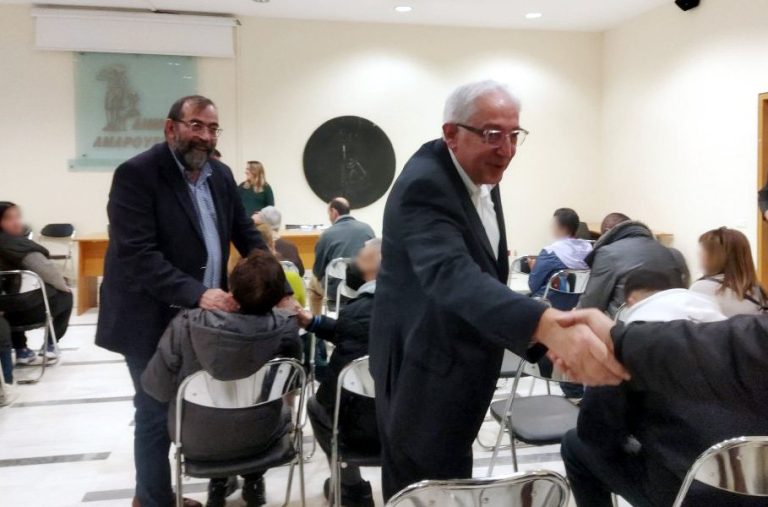 Διατακτικές επιταγές για τις εορτές των Χριστουγέννων παρέδωσε ο Δήμαρχος Αμαρουσίου Θ.Αμπατζόγλου σε κοινωνικά και οικονομικά ευπαθείς συμπολίτες μας – Δήμος Αμαρουσίου
