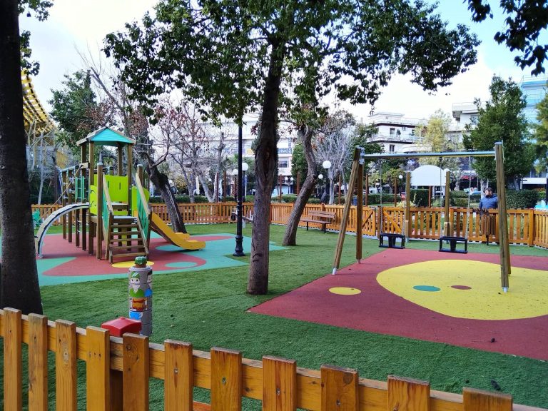 Συνεχίζoνται οι ανακατασκευές και συντηρήσεις Παιδικών Χαρών στο Δήμο Αμαρουσίου – Παραδόθηκε πλήρως ανακατασκευασμένη η Παιδική Χαρά στην Πλατεία Γαρδέλη – Δήμος Αμαρουσίου
