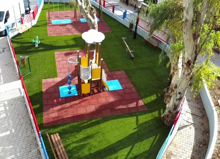 Διαρκές το έργο ανακατασκευής και συντήρησης Παιδικών Χαρών στο Δήμο Αμαρουσίου – Παραδόθηκε πλήρως ανακατασκευασμένη η Παιδική Χαρά στην Μ. Αλεξάνδρου (Αγ. Ανάργυροι) – Δήμος Αμαρουσίου