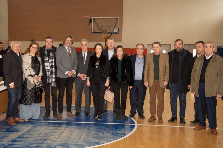 Εκπροσώπηση του Δήμου Αμαρουσίου στην εορταστική εκδήλωση για την κοπή της Πρωτοχρονιάτικης πίτας του Αθλητικού Σωματείου «Νίκη Αμαρουσίου» – Δήμος Αμαρουσίου