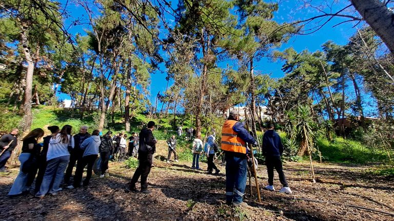 «Δίνουμε οξυγόνο στην πόλη μας» το μήνυμα της δενδροφύτευσης στη Ρεματιά – Δήμος Χαλανδρίου