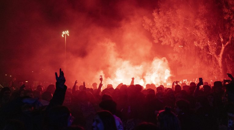 Το μήνυμα «Ο Παύλος ζει» ακούστηκε δυνατά στο μεγάλο αντιφασιστικό φεστιβάλ του Χαλανδρίου – Δήμος Χαλανδρίου