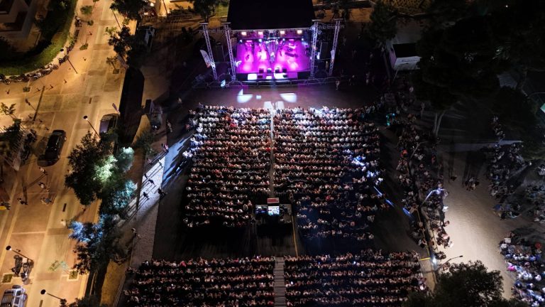 Ξεκινήσαμε το Φεστιβάλ του Δήμου μας πολύ δυνατά με την λαμπερή Πέγκυ Ζήνα! – Δήμος Αμαρουσίου