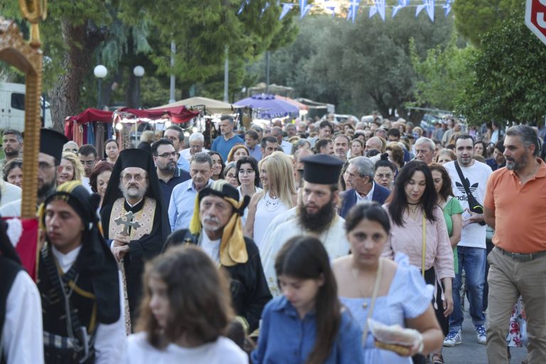 Στον πανηγυρικό εσπερινό και την περιφορά της Ιερής Εικόνας του Κοσμά του Αιτωλού εκπροσωπήθηκε η Διοίκηση του Δήμου Αμαρουσίου – Δήμος Αμαρουσίου